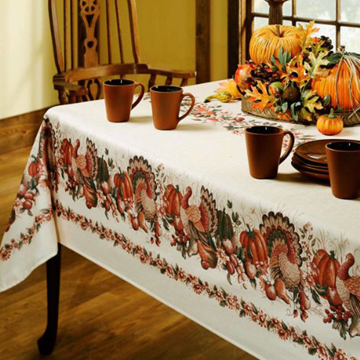 10 Thanksgiving Tablecloth Ideas for Your Holiday Meal