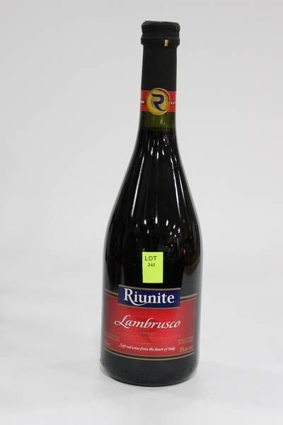 750ML RIUNITE LAMBRUSCO SOFT RED WINE 8%