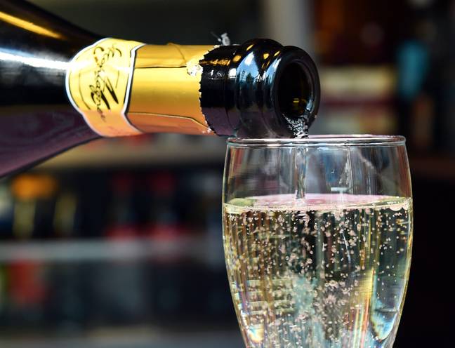 Aldi Is Selling Bottles Of Prosecco For £3.99 For The Bank ...
