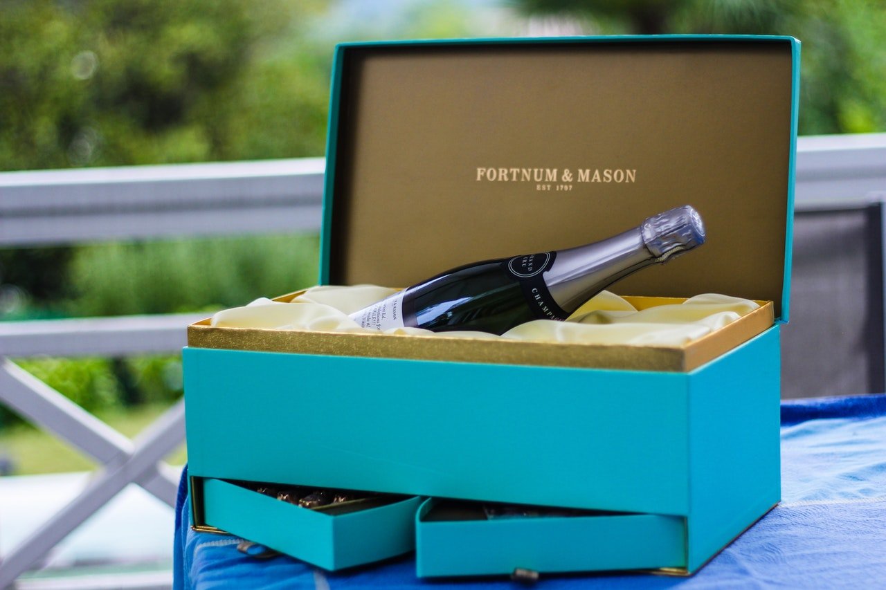 Can You Ship Wine As A Gift Through The Mail, Legally?