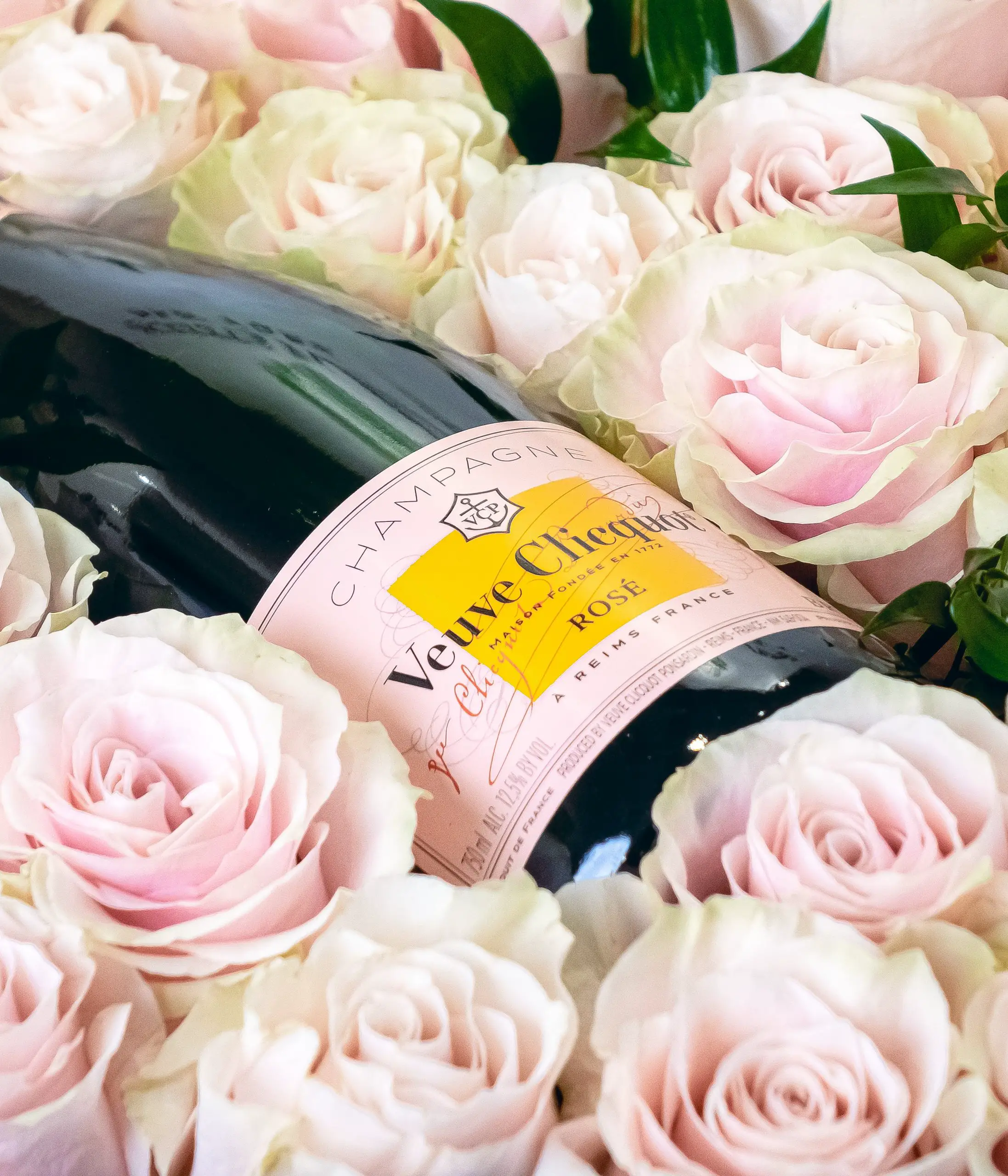 Fizz Counter: Send Flowers And Champagne Nyc / 18 Best Gift Baskets In ...