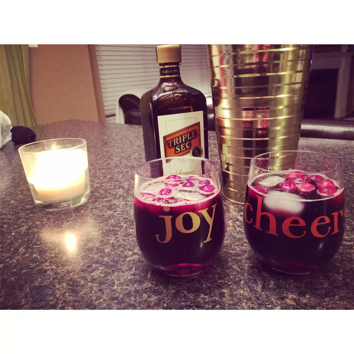 Holiday Sangria: red wine, triple sec, cranberry juice, gingerale ...
