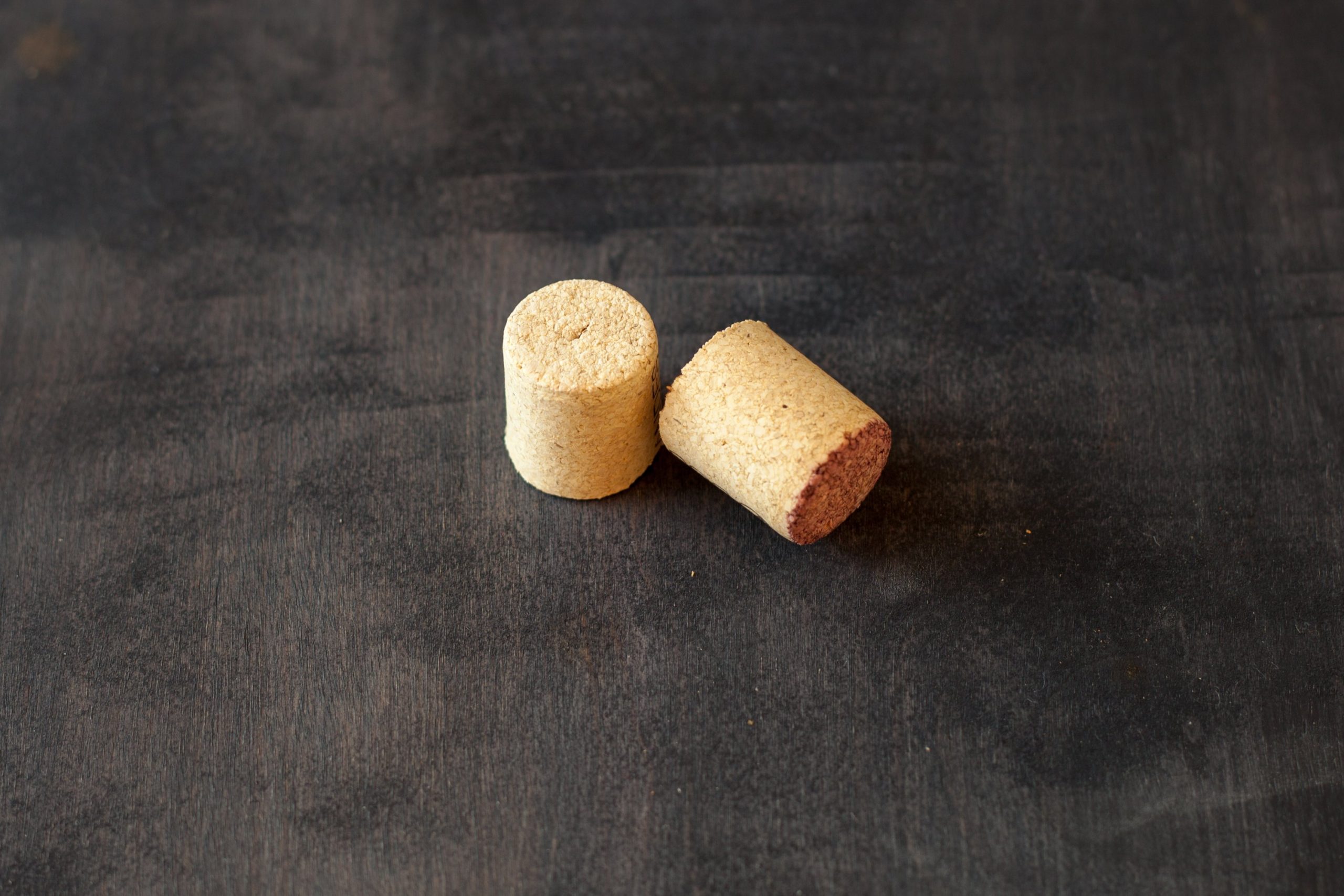 How to Cut Wine Corks in Half (with Pictures)