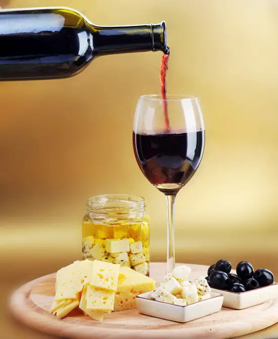 How to Pair Red Wine With Cheese