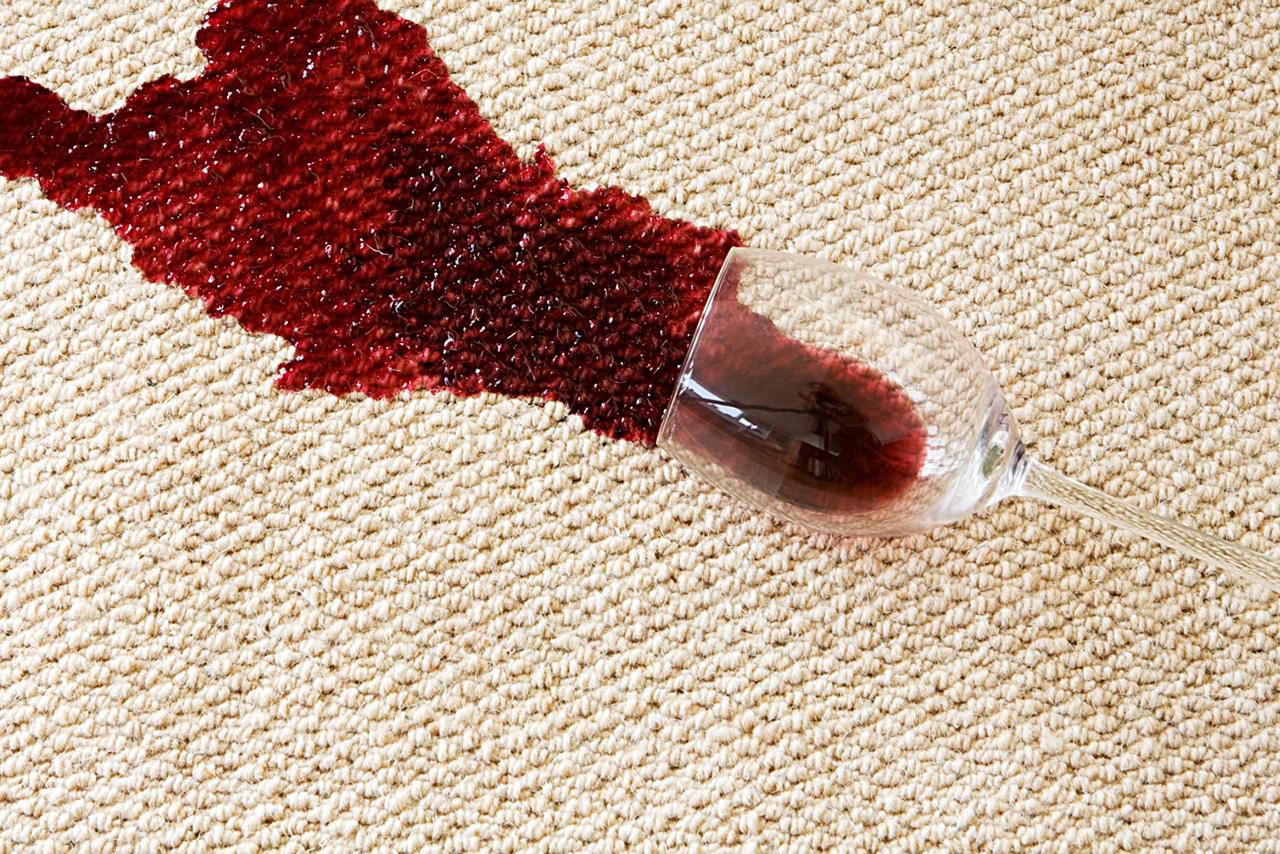 How to Remove Beer and Wine Stains From Carpeting