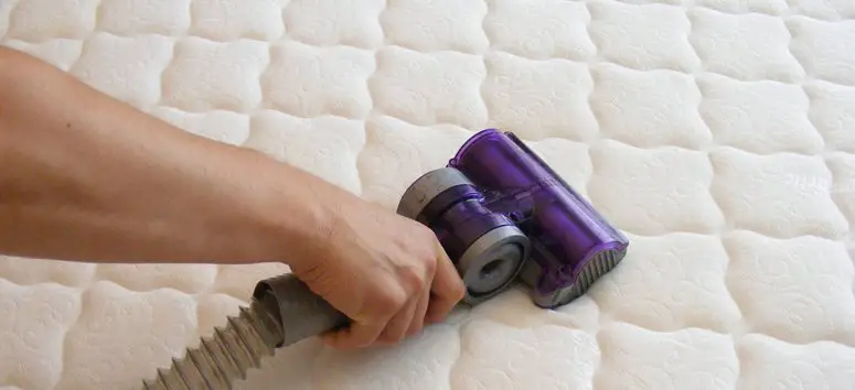 How to remove red wine stain from mattresses