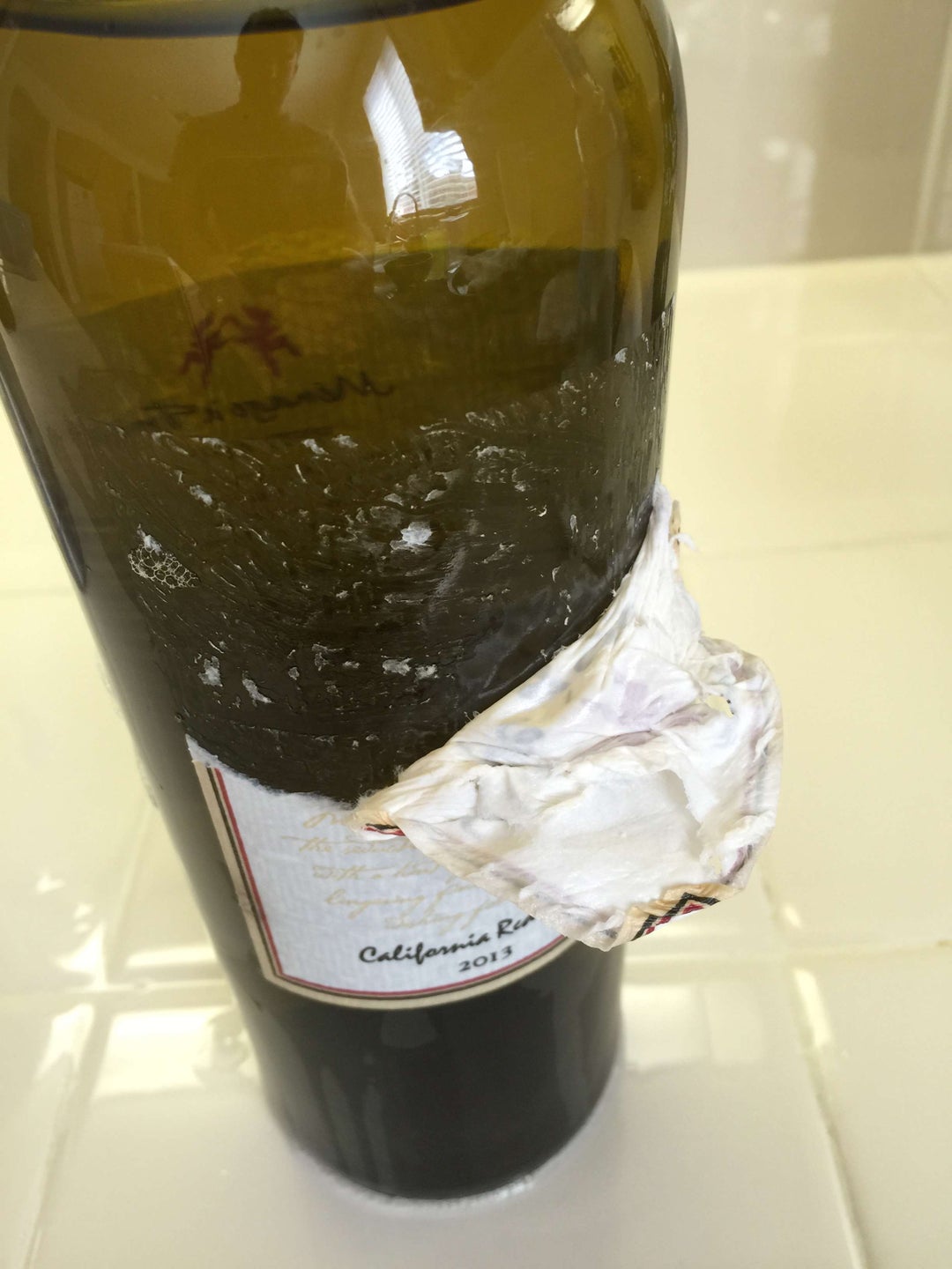 How to remove the label and adhesive from a wine bottle ...