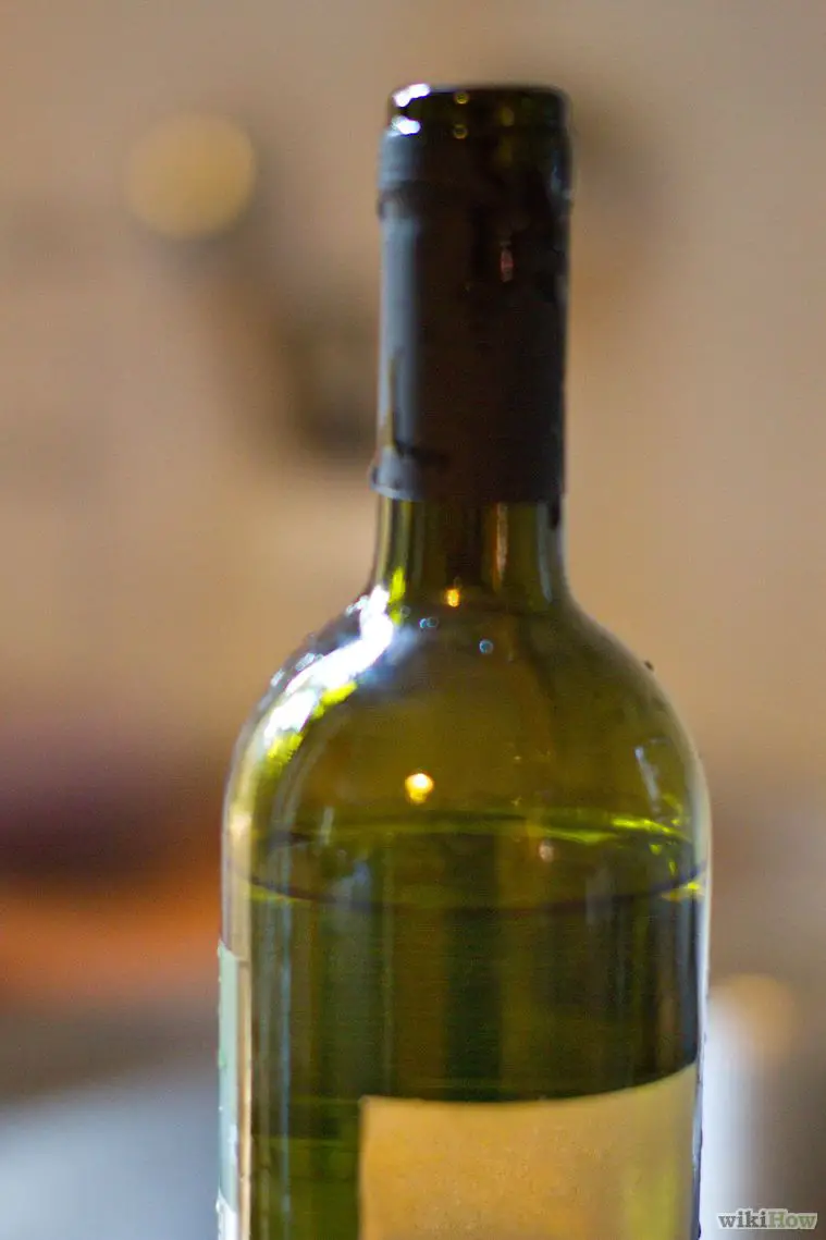 How to Remove Wine Labels for Collecting