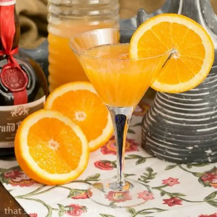 Mimosas Recipe Cocktails, Beverages with orange juice, champagne, Grand ...