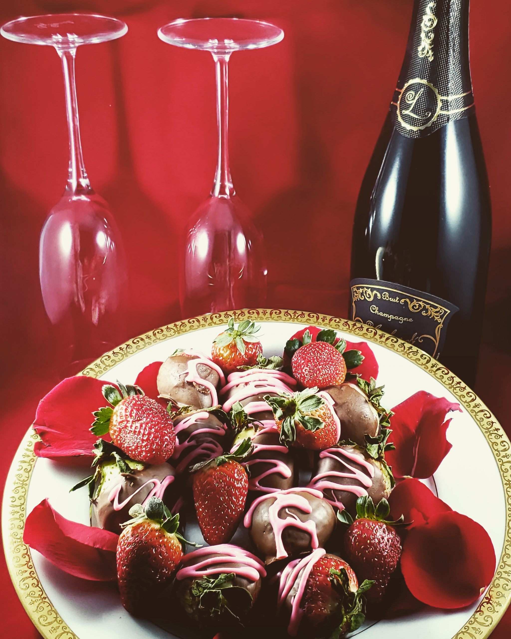 Need a Last Minute Gift? Create Champagne Chocolate Strawberries