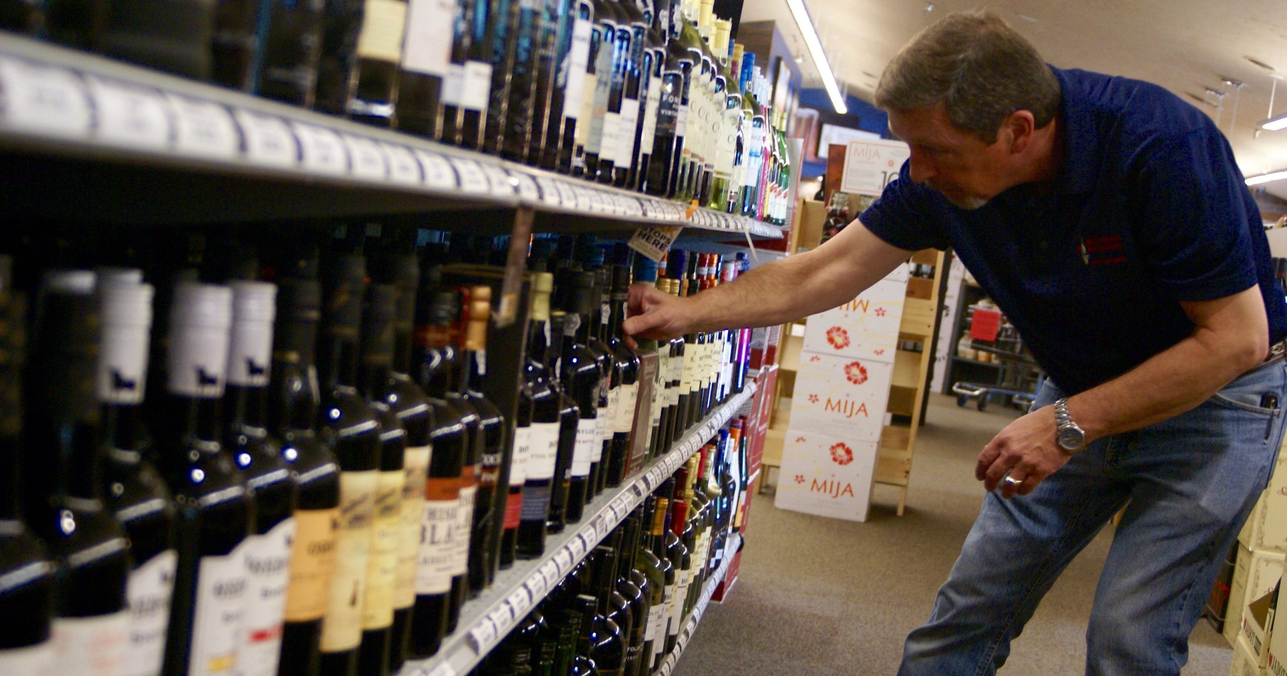 See list of grocery stores planning to sell wine