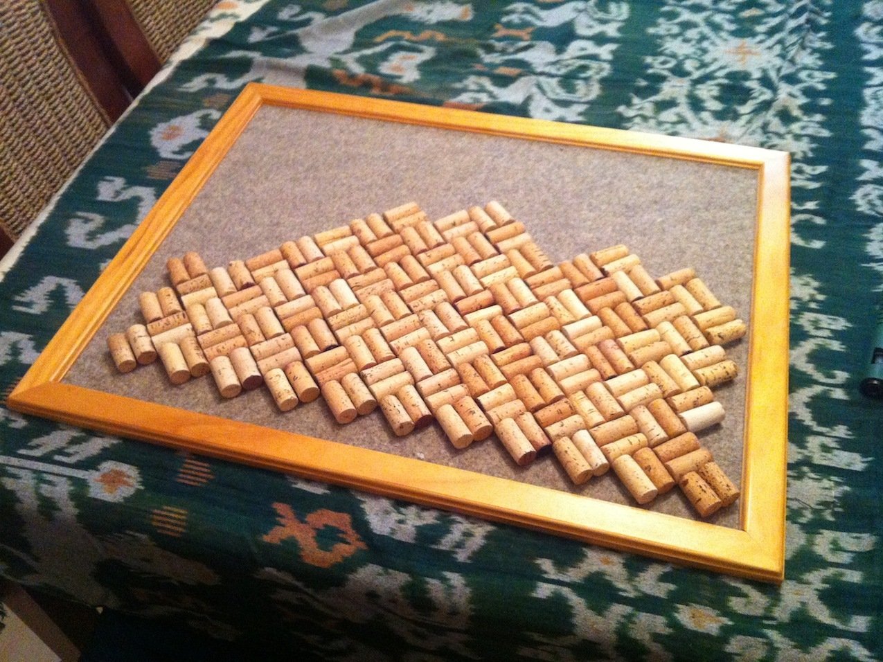 Use Wine Corks to Make A Cork Board